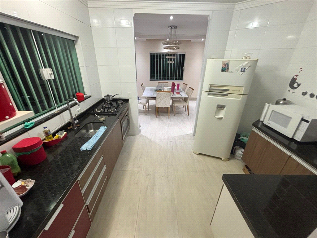 Sobrado com 3 suítes, piscina e espaço gourmet completo