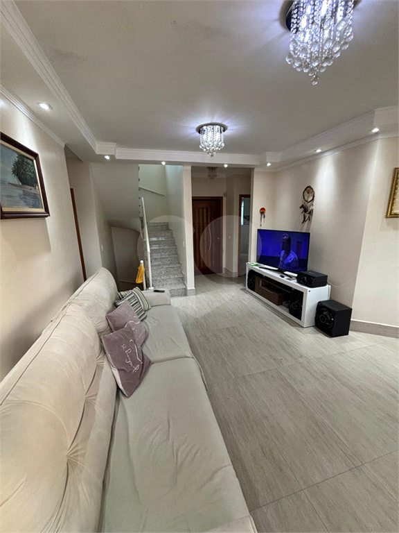 Sobrado com 3 suítes, piscina e espaço gourmet completo