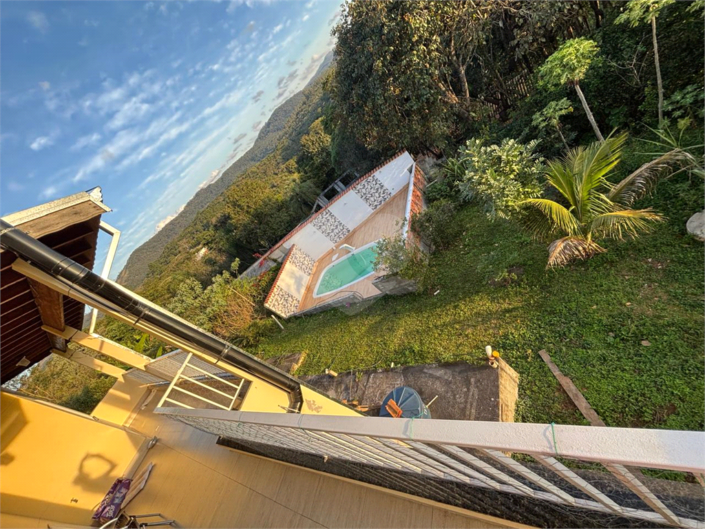 Sobrado com 3 suítes, piscina e espaço gourmet completo