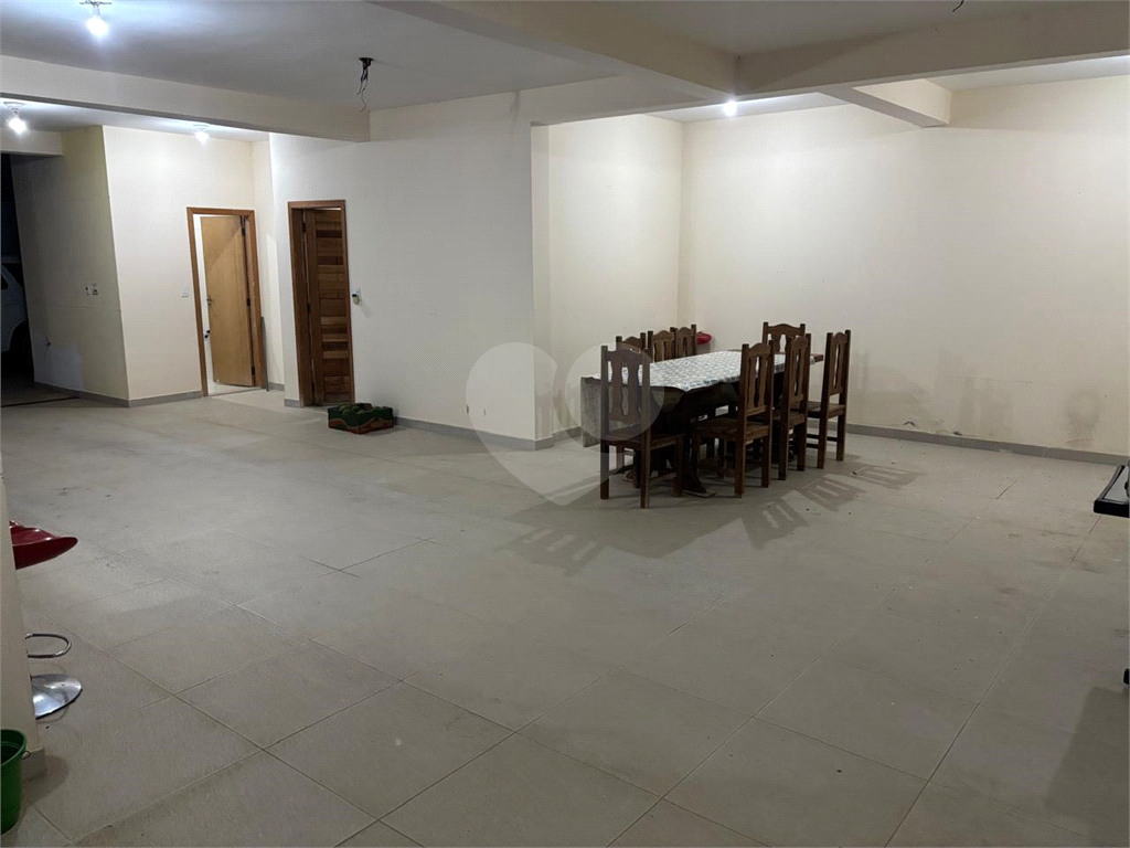 Sobrado com 3 suítes, piscina e espaço gourmet completo