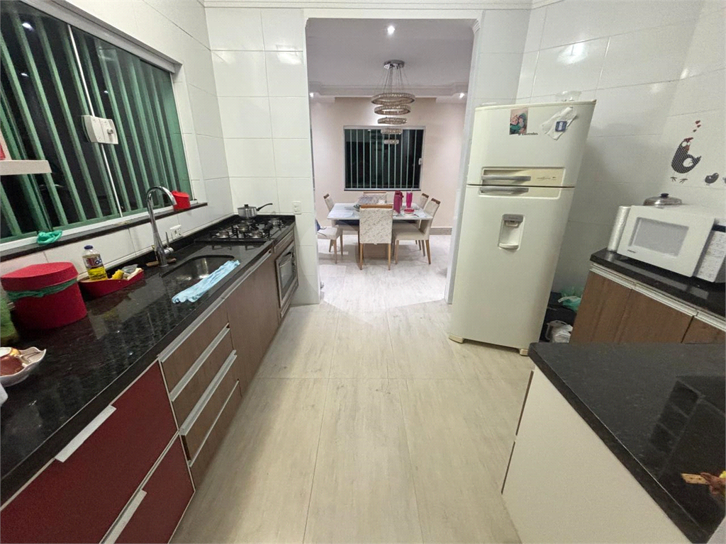 Sobrado com 3 suítes, piscina e espaço gourmet completo