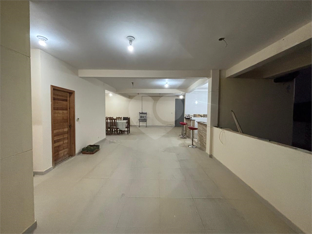Sobrado com 3 suítes, piscina e espaço gourmet completo