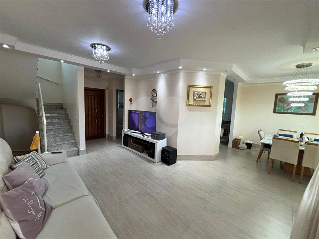 Sobrado com 3 suítes, piscina e espaço gourmet completo