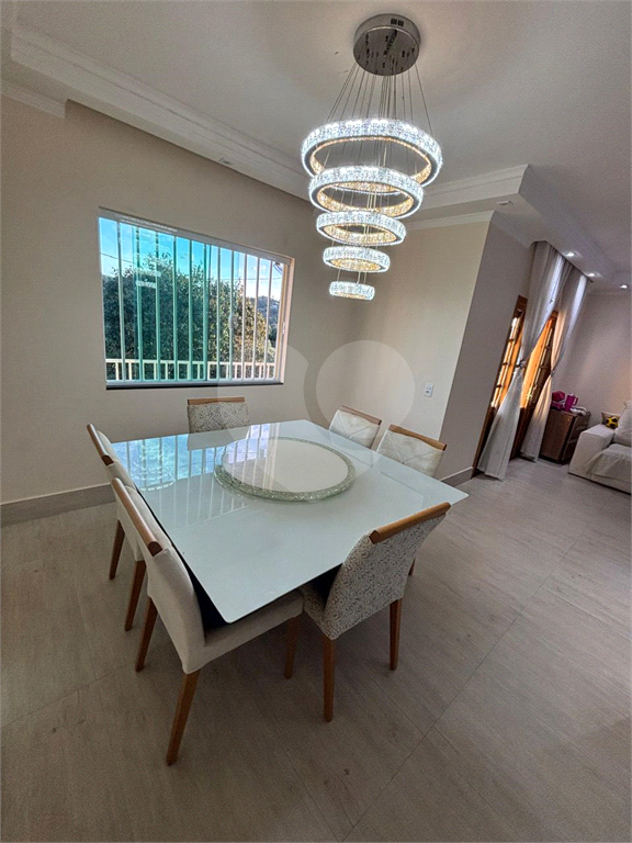 Sobrado com 3 suítes, piscina e espaço gourmet completo