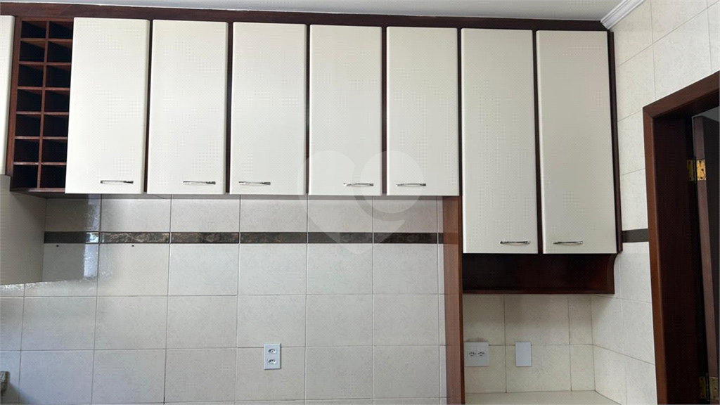 Venda e locção - Casa no Parque das Nações; 3 dorms com suíte; closet; varanda; hidro; churrasqueira; 255m²