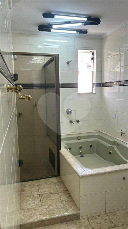 Venda e locção - Casa no Parque das Nações; 3 dorms com suíte; closet; varanda; hidro; churrasqueira; 255m²
