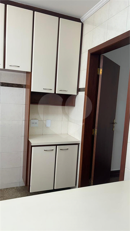 Venda e locção - Casa no Parque das Nações; 3 dorms com suíte; closet; varanda; hidro; churrasqueira; 255m²