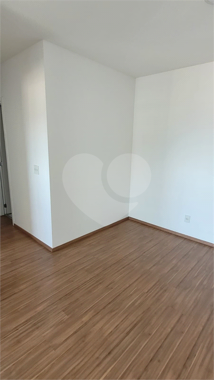 APARTAMENTO COM VARANDA