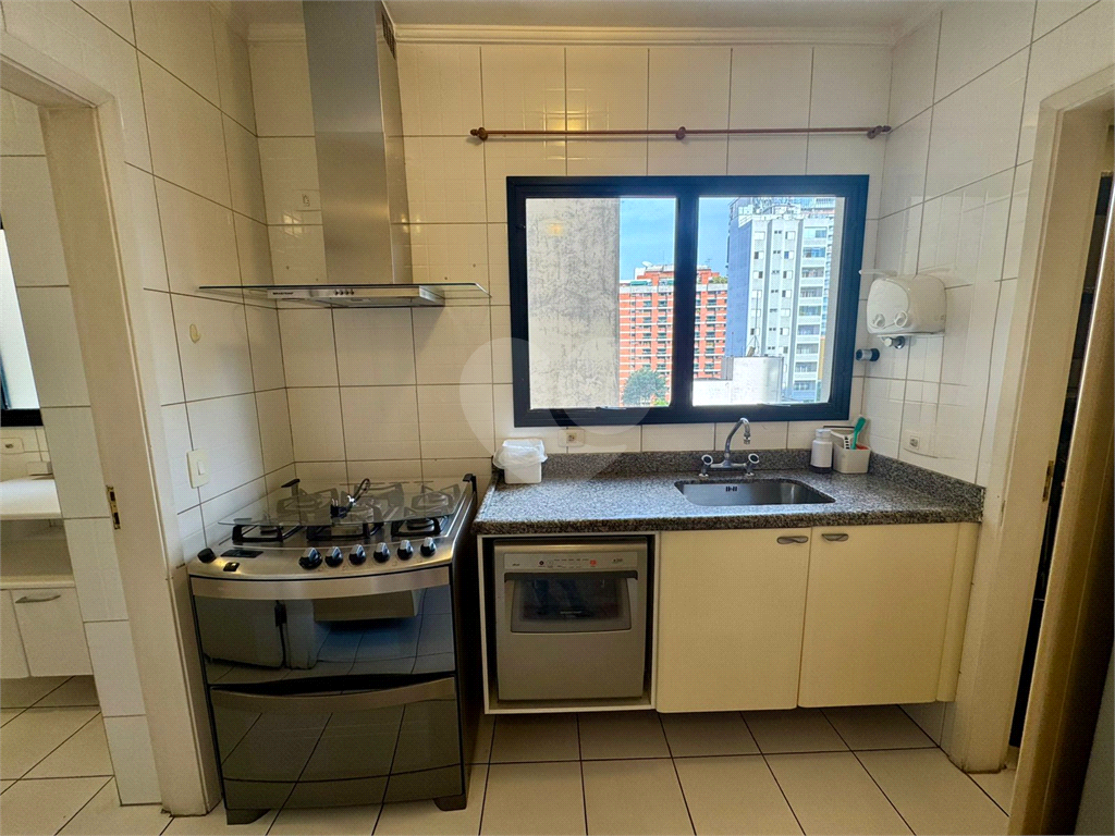 Apartamento 4 quartos (2 suítes) à venda em Pinheiros – 148m², 3 vagas, próximo ao metrô Fradique – lazer completo