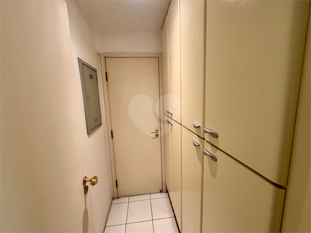 Apartamento 4 quartos (2 suítes) à venda em Pinheiros – 148m², 3 vagas, próximo ao metrô Fradique – lazer completo