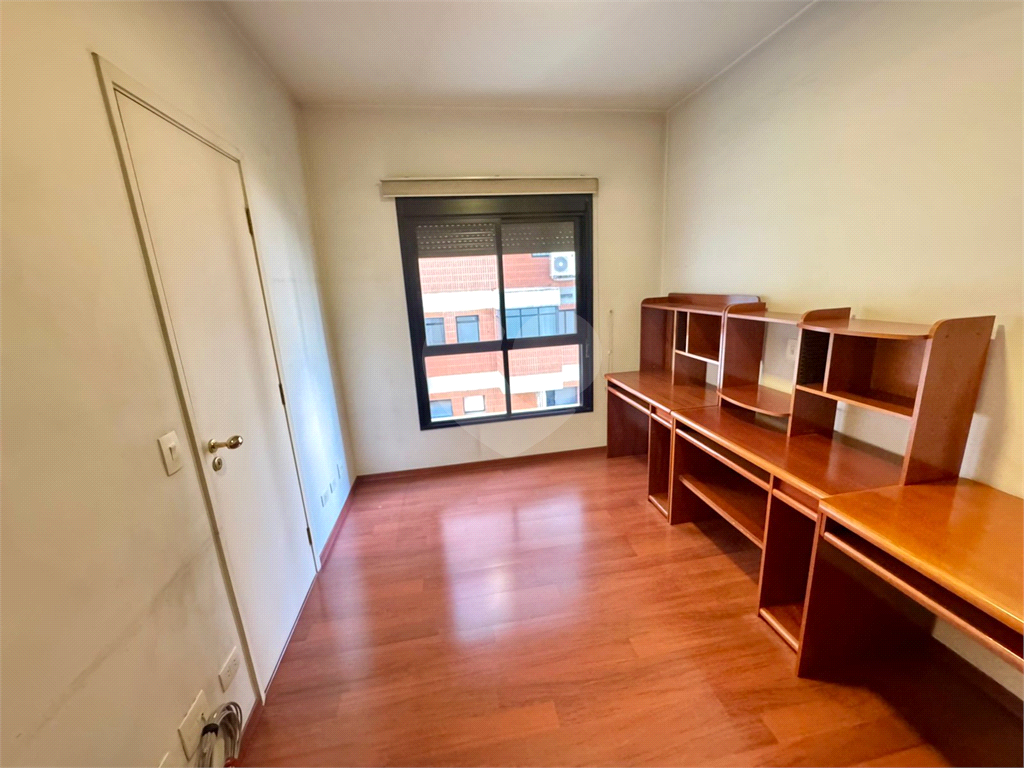 Apartamento 4 quartos (2 suítes) à venda em Pinheiros – 148m², 3 vagas, próximo ao metrô Fradique – lazer completo