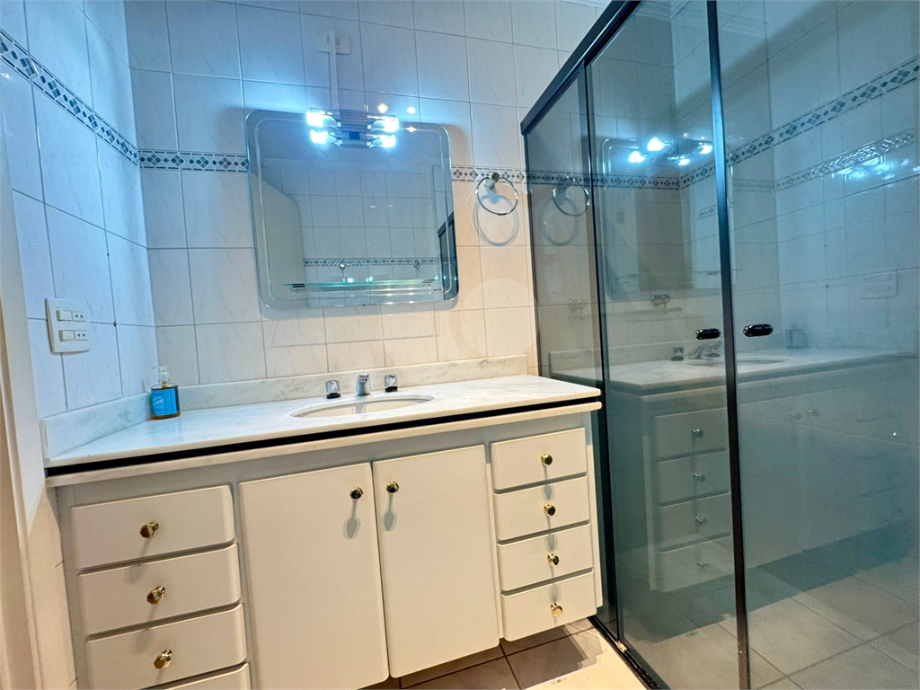 Apartamento 4 quartos (2 suítes) à venda em Pinheiros – 148m², 3 vagas, próximo ao metrô Fradique – lazer completo