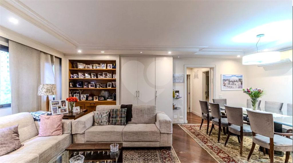 Apartamento à venda com 136m², 4 quartos e 2 vagas
