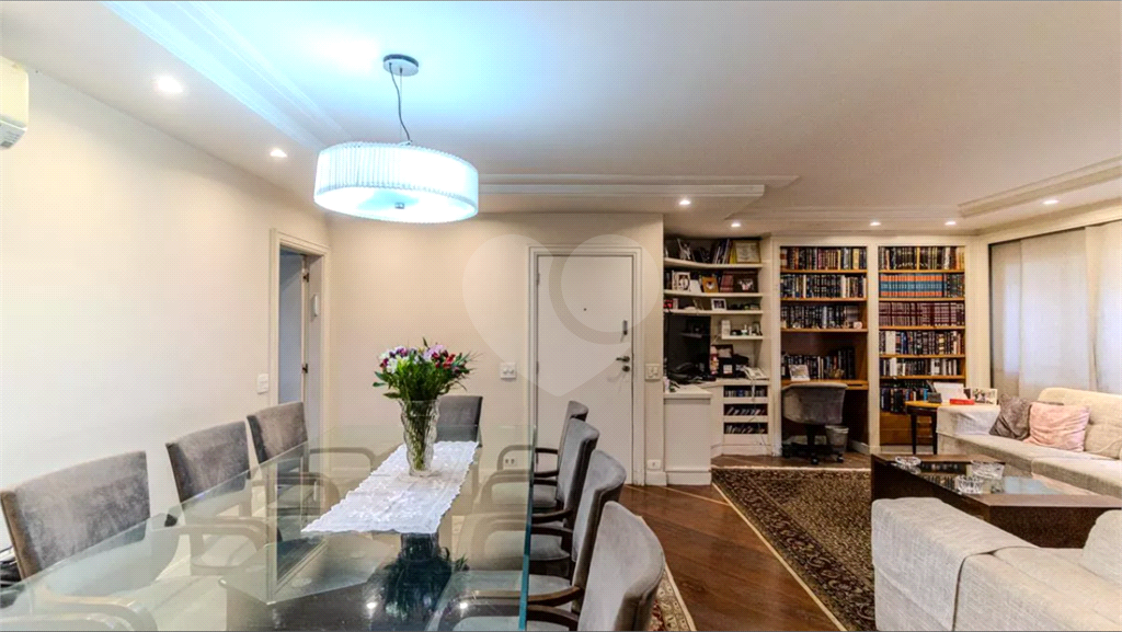 Apartamento à venda com 136m², 4 quartos e 2 vagas