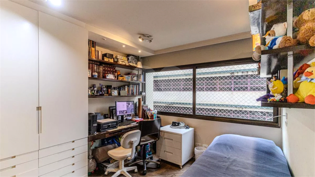 Apartamento à venda com 136m², 4 quartos e 2 vagas
