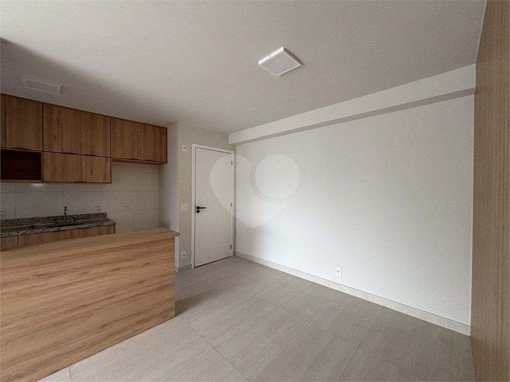 Apartamento com 2 dormitórios e 1 vaga próximo metrô Barra Funda