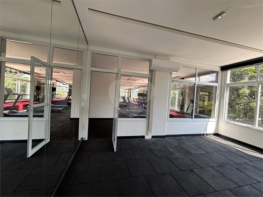 Apartamento com 2 dormitórios e 1 vaga próximo metrô Barra Funda