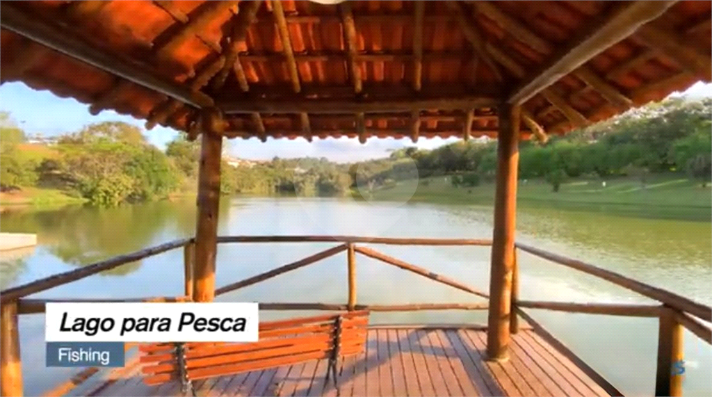 Linda casa em Condomínio de Alto Padrão com 4 suítes em Atibaia