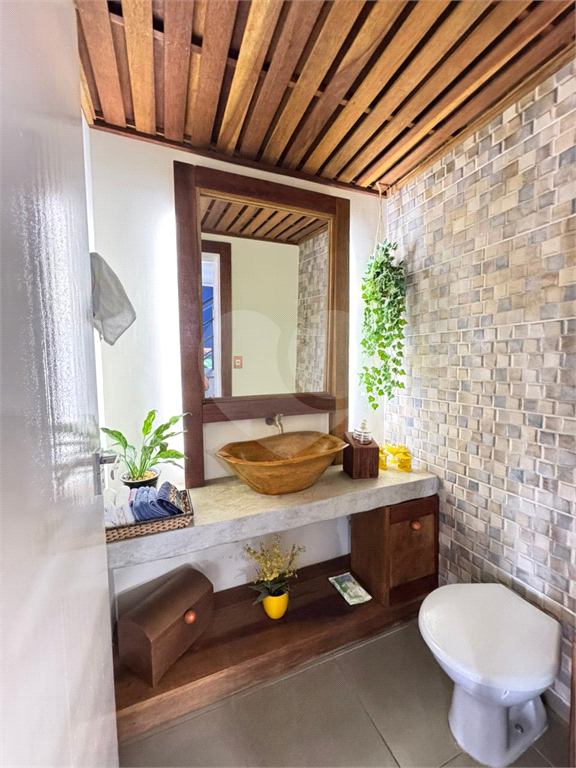Linda casa em Condomínio de Alto Padrão com 4 suítes em Atibaia