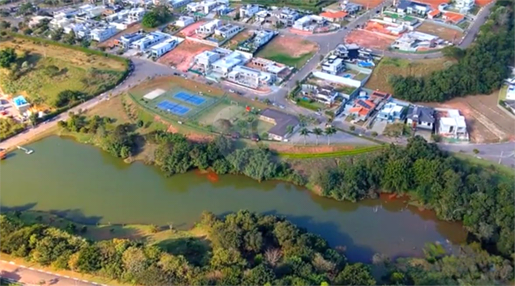 Linda casa em Condomínio de Alto Padrão com 4 suítes em Atibaia