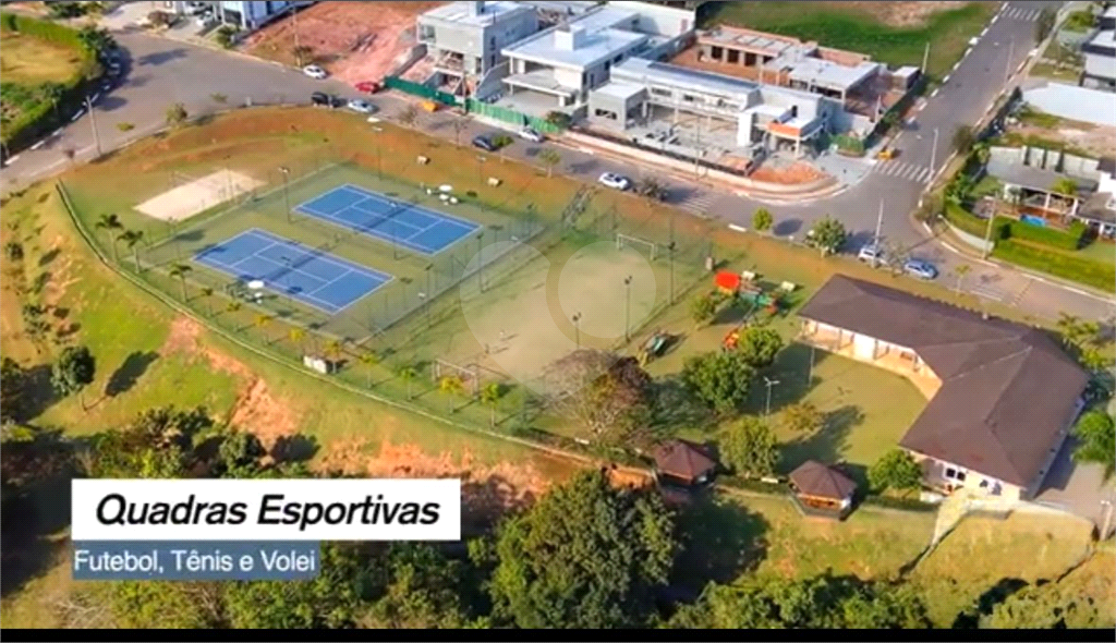 Linda casa em Condomínio de Alto Padrão com 4 suítes em Atibaia