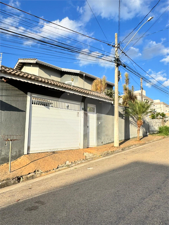 Casa com 3 suítes sendo 1 suíte no térreo, são 230 metros de construção