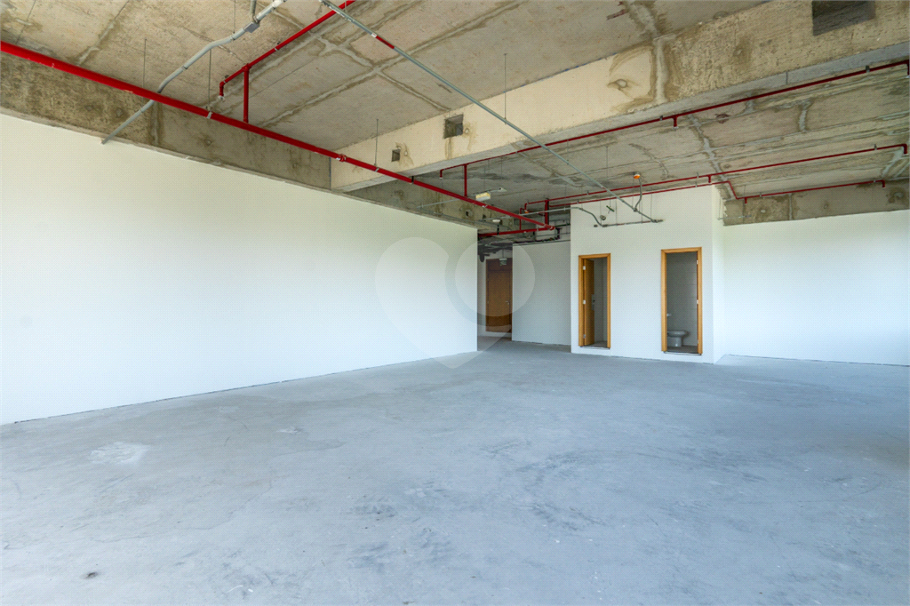 Sala comercial 127 m² na Chácara Santo Antônio com acesso direto à CPTM João Dias