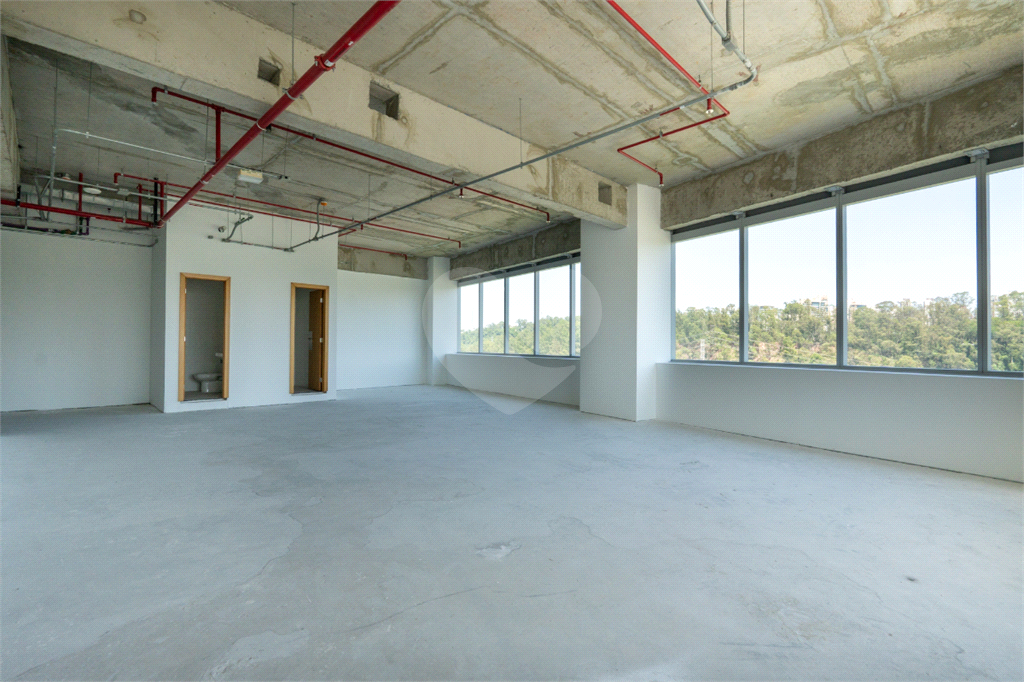 Sala comercial 127 m² na Chácara Santo Antônio com acesso direto à CPTM João Dias