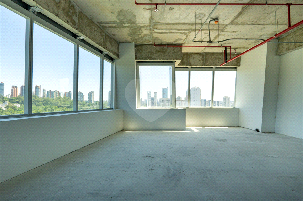 Sala comercial 127 m² na Chácara Santo Antônio com acesso direto à CPTM João Dias
