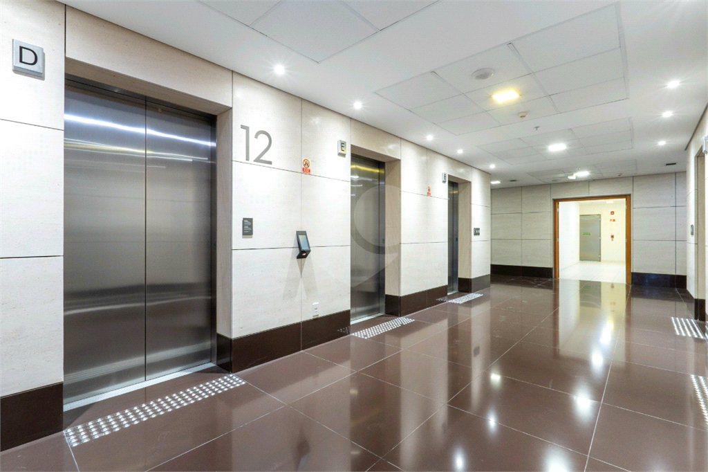 Sala comercial 127 m² na Chácara Santo Antônio com acesso direto à CPTM João Dias