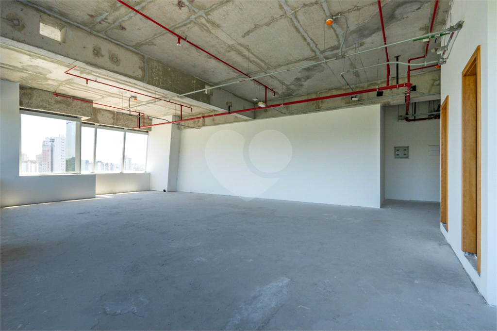 Sala comercial 127 m² na Chácara Santo Antônio com acesso direto à CPTM João Dias