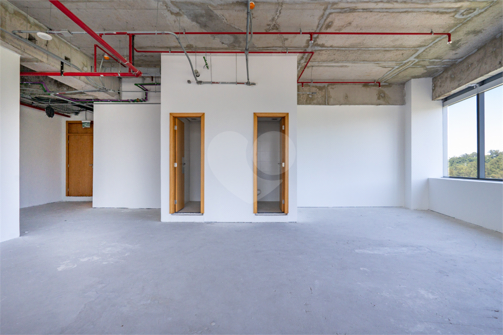 Sala comercial 127 m² na Chácara Santo Antônio com acesso direto à CPTM João Dias
