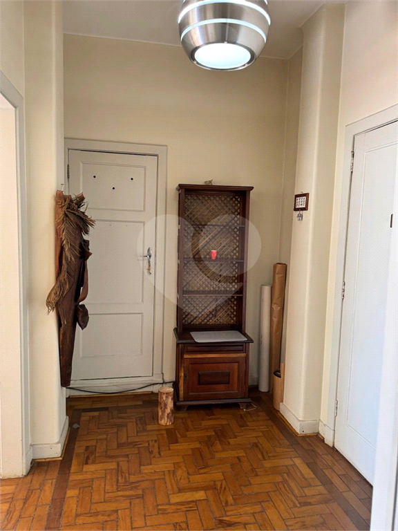 Localizado na rua das palmeira, este espaçoso apartamento de 85 metros quadrados oferece um ambiente confortável!!