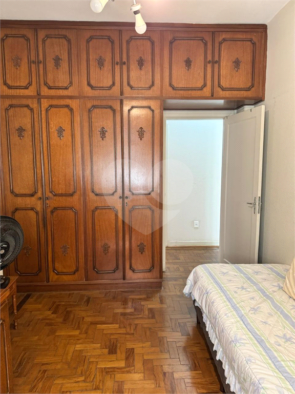Localizado na rua das palmeira, este espaçoso apartamento de 85 metros quadrados oferece um ambiente confortável!!