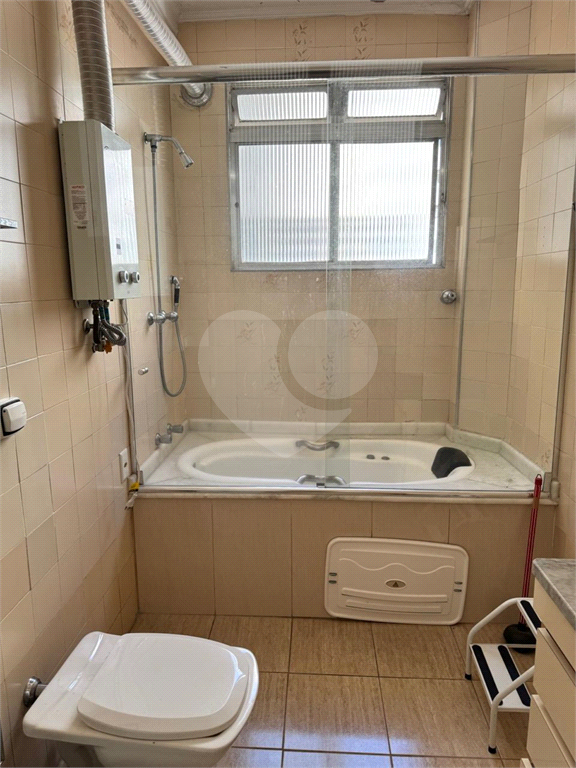 Localizado na rua das palmeira, este espaçoso apartamento de 85 metros quadrados oferece um ambiente confortável!!