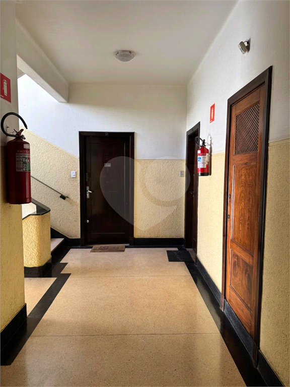 Localizado na rua das palmeira, este espaçoso apartamento de 85 metros quadrados oferece um ambiente confortável!!