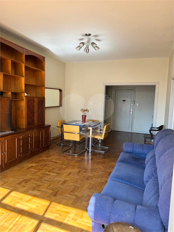 Localizado na rua das palmeira, este espaçoso apartamento de 85 metros quadrados oferece um ambiente confortável!!