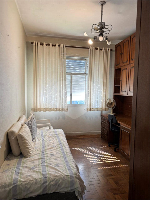Localizado na rua das palmeira, este espaçoso apartamento de 85 metros quadrados oferece um ambiente confortável!!