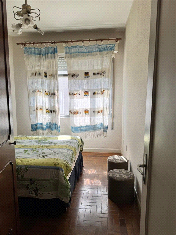 Localizado na rua das palmeira, este espaçoso apartamento de 85 metros quadrados oferece um ambiente confortável!!