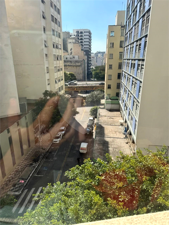 Localizado na rua das palmeira, este espaçoso apartamento de 85 metros quadrados oferece um ambiente confortável!!