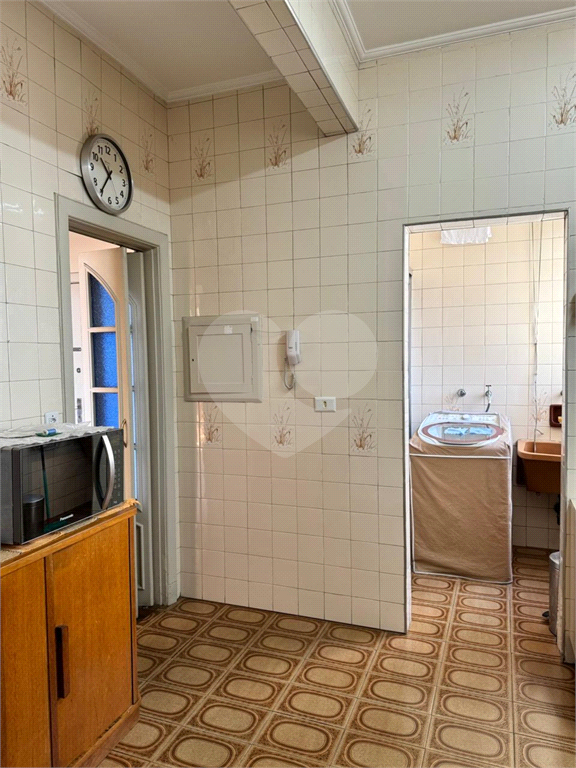 Localizado na rua das palmeira, este espaçoso apartamento de 85 metros quadrados oferece um ambiente confortável!!