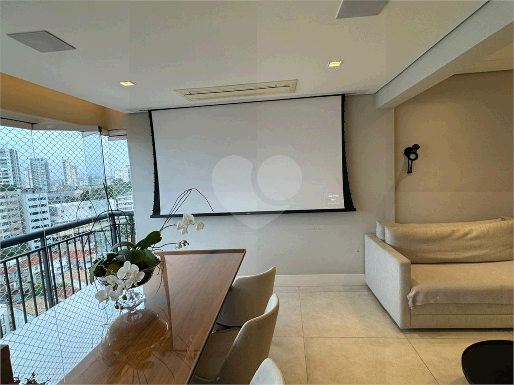 Belo Apartamento a venda em Santana Condomínio Legitimo. Acabamento diferenciado
