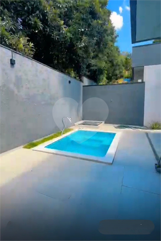 Casa em Condomínio Vila com 5 casas são 100 metros construída piscina individual