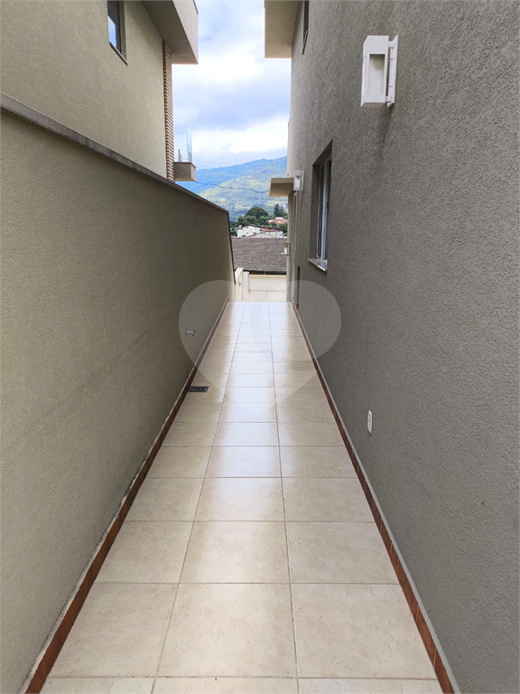 Casa com 3 suítes e 118 metros construídos no bairro Maristela em Atibaia