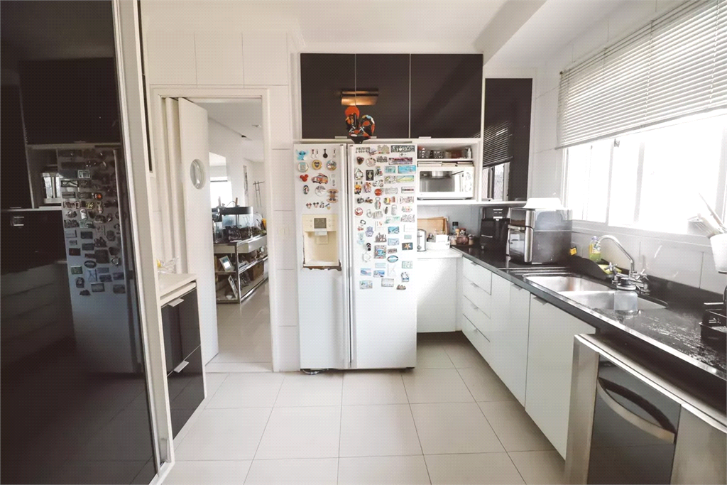 Apartamento à venda com 138m², 3 suítes e 2 vagas de garagem 