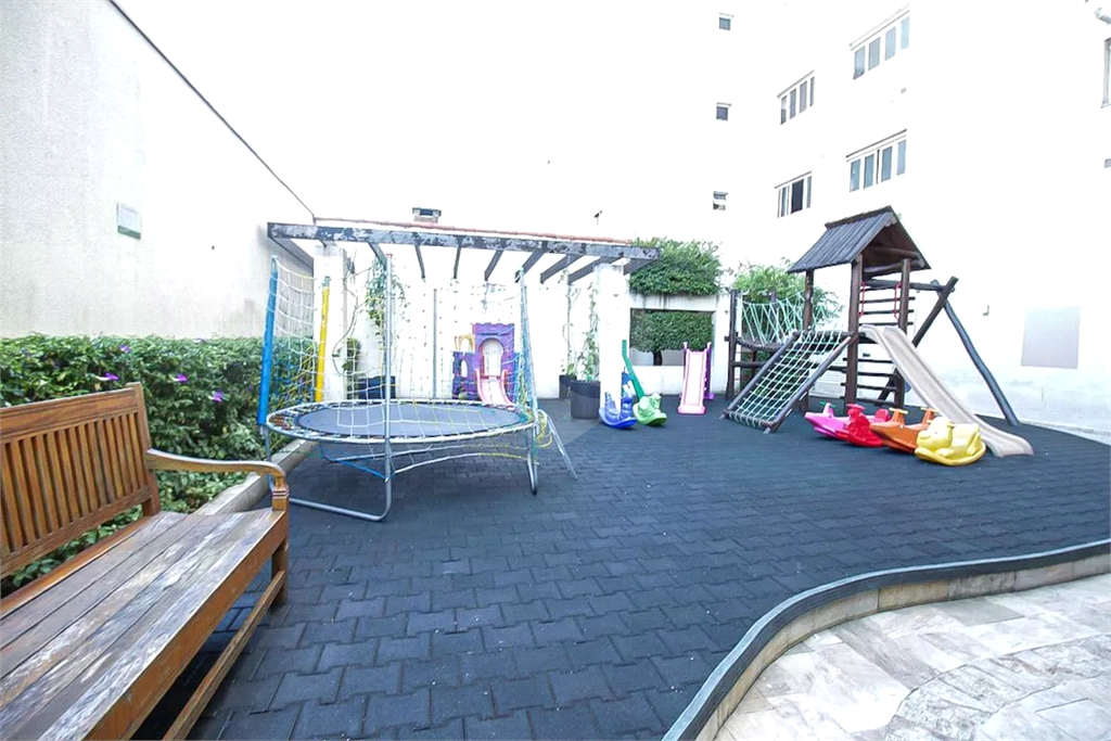 Apartamento à venda com 138m², 3 suítes e 2 vagas de garagem 
