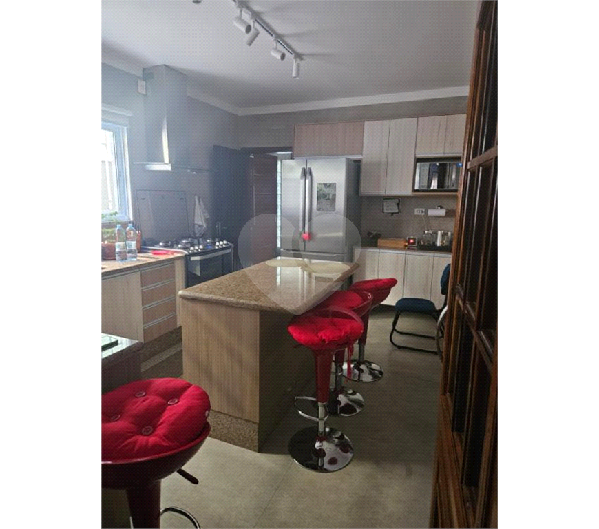 Sobrado com 3 dormitórios 1 suíte à Venda, 131 m² reformado com Área Gourmet completa