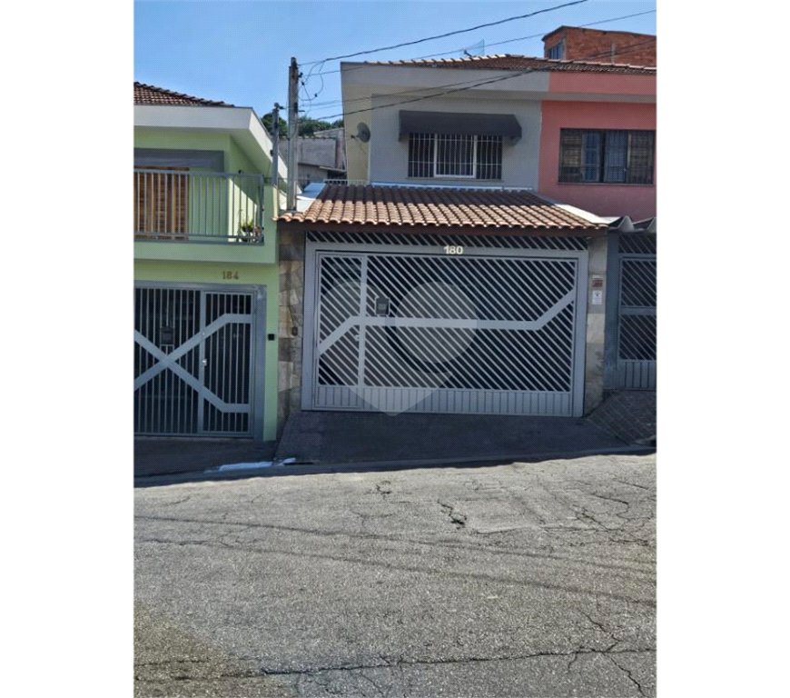 Sobrado com 3 dormitórios 1 suíte à Venda, 131 m² reformado com Área Gourmet completa