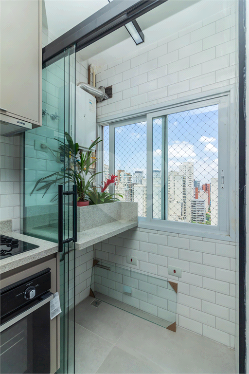 Cobertura à venda com 3 quartos e 2 vagas em Pinheiros.