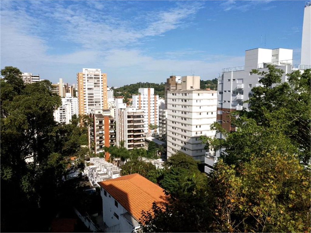 APTO 3 QUARTOS + 2 VAGAS 